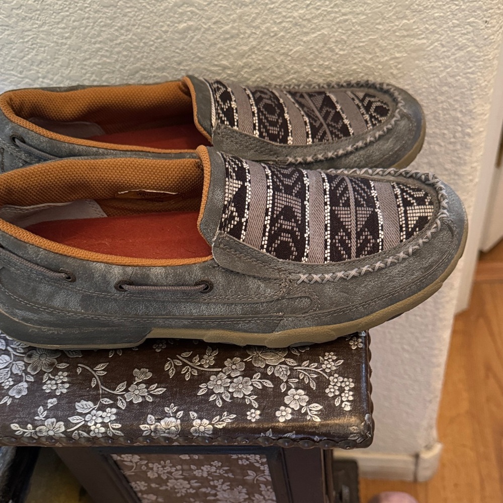 Twisted X Women’s 9.5  Slip-On Loafers in Gray and Orange